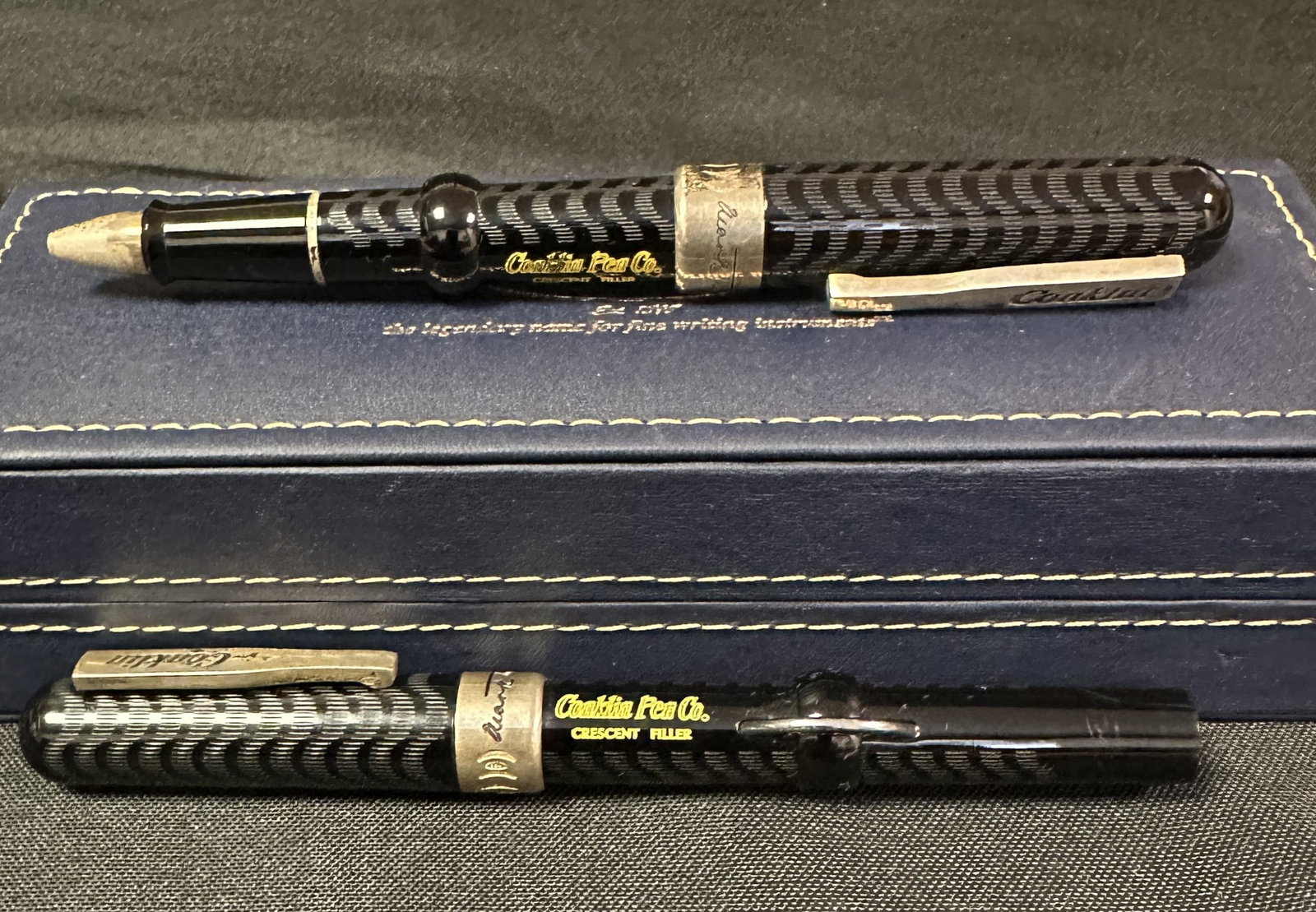 Conklin Crescent Filler Fountain Pen Mark Twain Set: The Conklin Mark Twain Crescent Collection is an exact replica of the original Conklin crescent filler which was used and promoted by Mark Twain himself. Mark Twain, the legendary American author, bec
