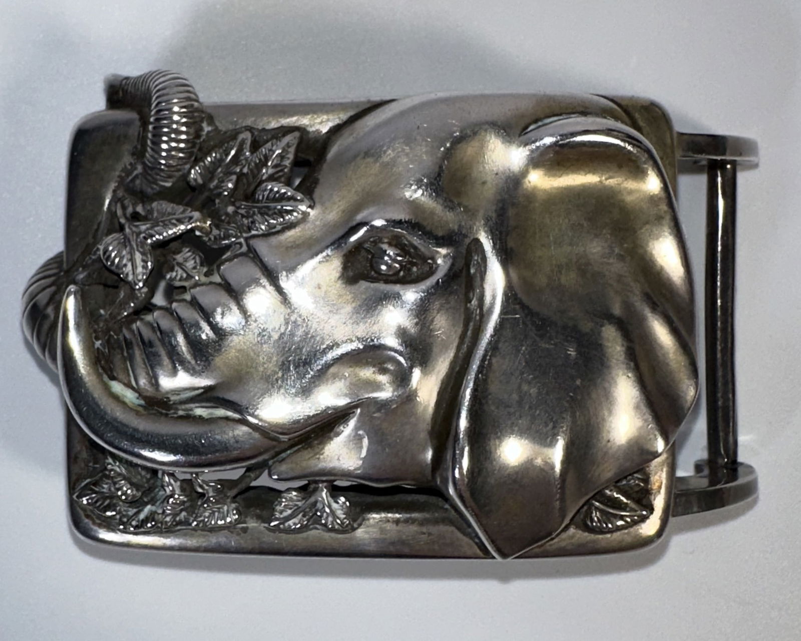 RR- Vintage Kieselstein-Cord Sterling Silver Elephant Belt Buckle: RR- Vintage Kieselstein-Cord Sterling Silver Elephant Belt Buckle >Beautiful Art Deco inspired sterling silver elephant belt buckle by Barry Kieselstein. Kieselstein is well known for his coveted bel