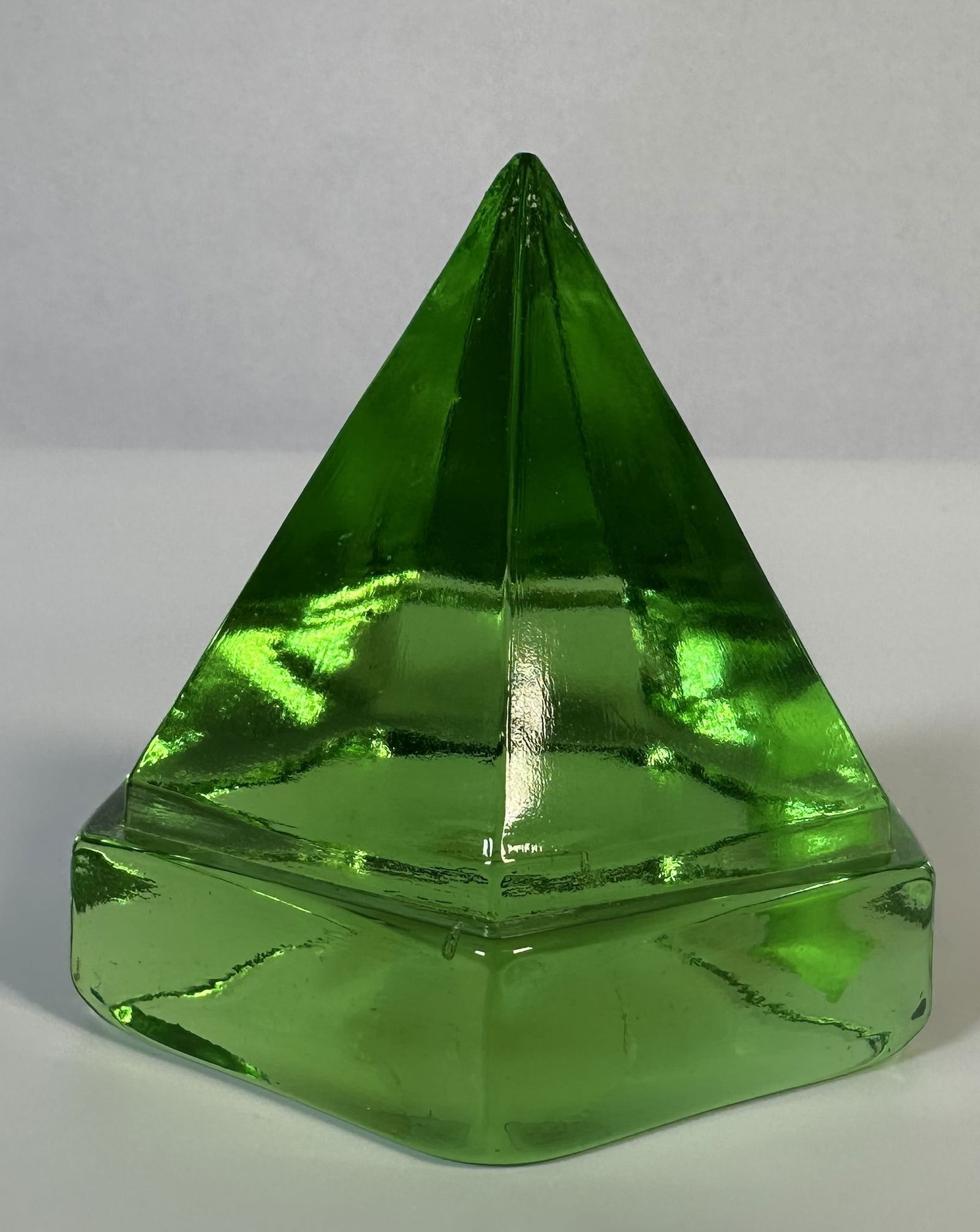 Green Ship Deck Light Prism: Green Ship Deck Light Prism Green ships deck lighting prism by Navigare Necesse Est Authentic Models. This is the type of prism used to distribute light throughout the interior of a ship to prevent