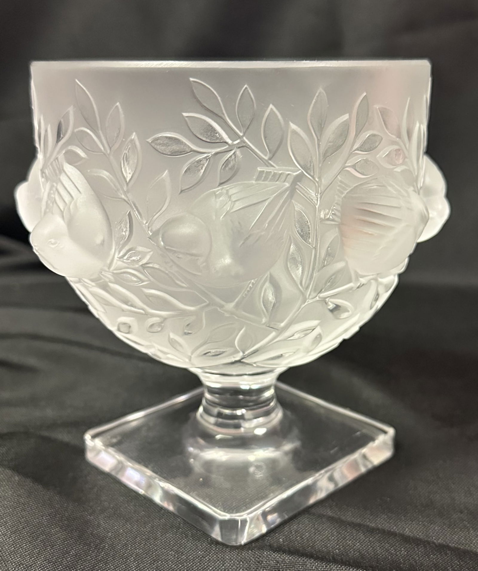Lalique Elizabeth Crystal Birds in Bush footed bowl (1 of 9)