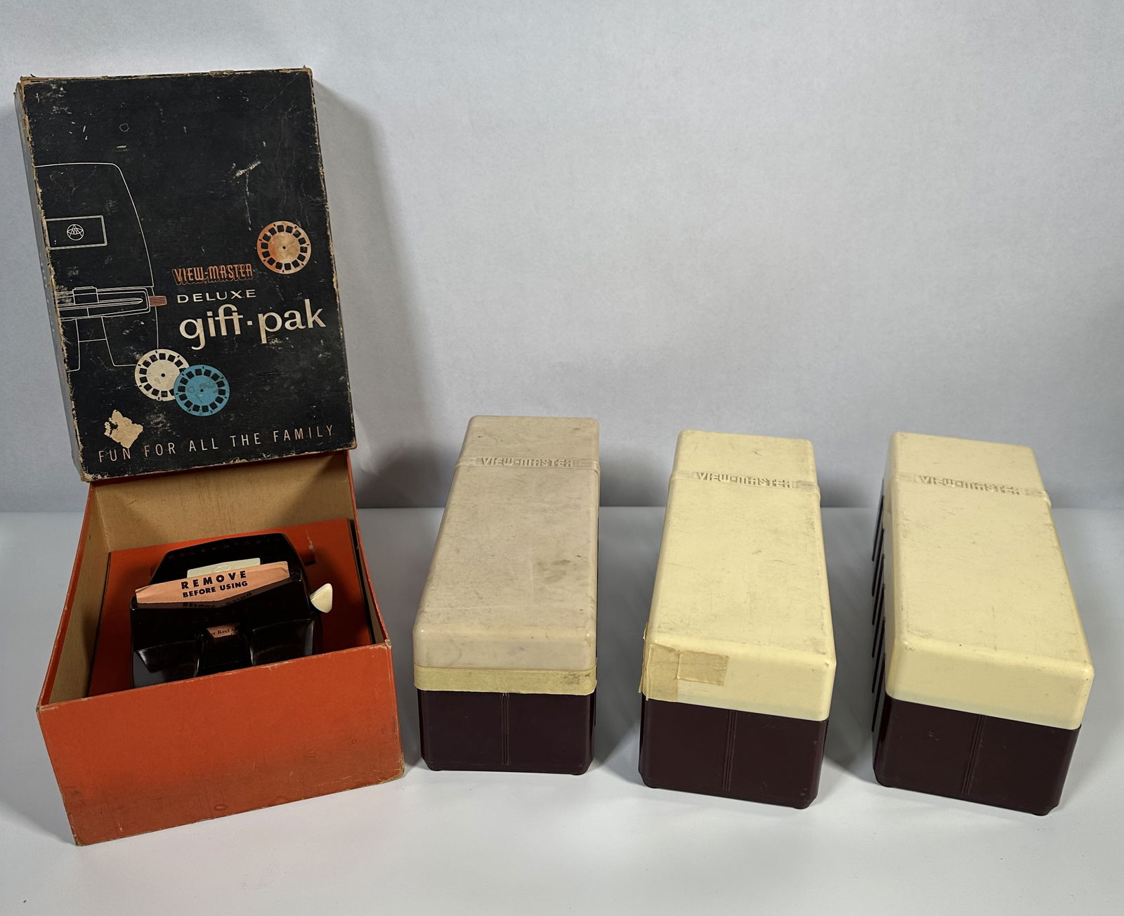 Large Vintage Viewmaster Viewer and Scene Collection 1 (1 of 8)