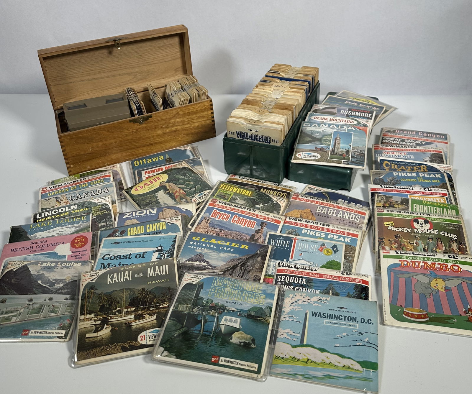 Large Vintage Viewmaster Viewer and Scene Collection 2: Large Vintage Viewmaster Viewer and Scene Collection 2 Vintage viewmaster comes with a large collection of mostly scenes from around the world. Hundreds of 3D views to bring the entire world into your