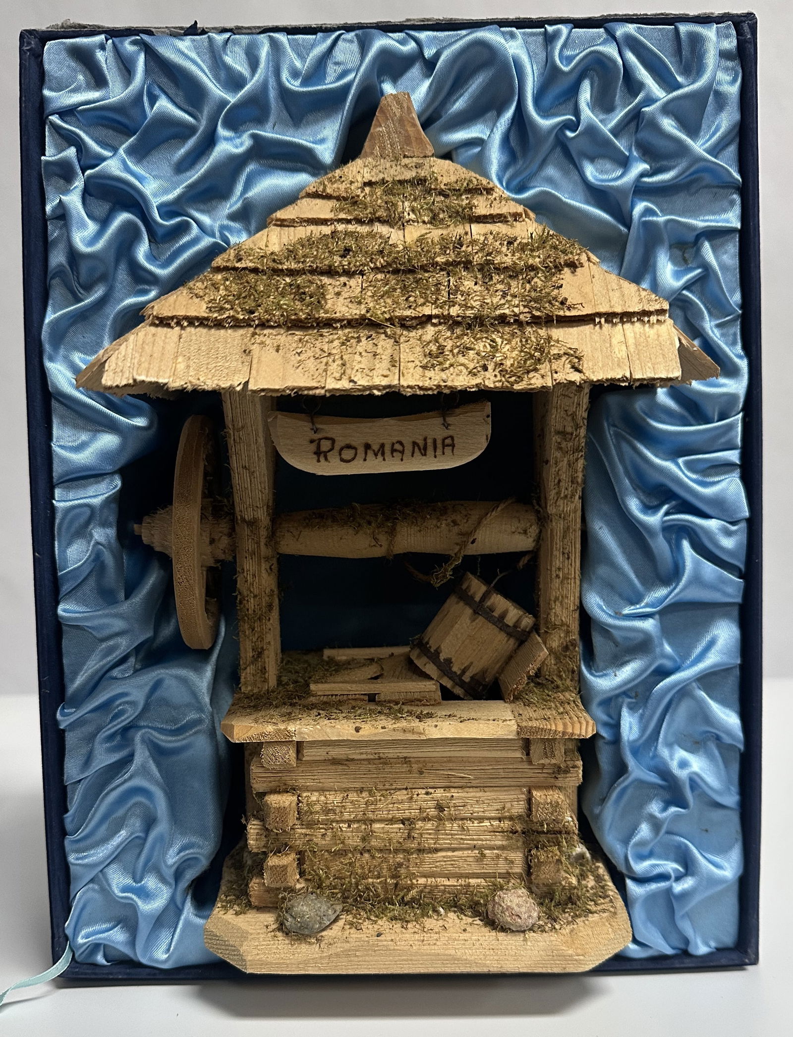 Romanian President Gift Well Model (1 of 6)