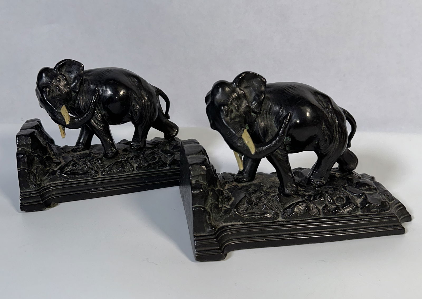 Vintage Ronson Royal Bronze Elephant Bookends (1 of 9)