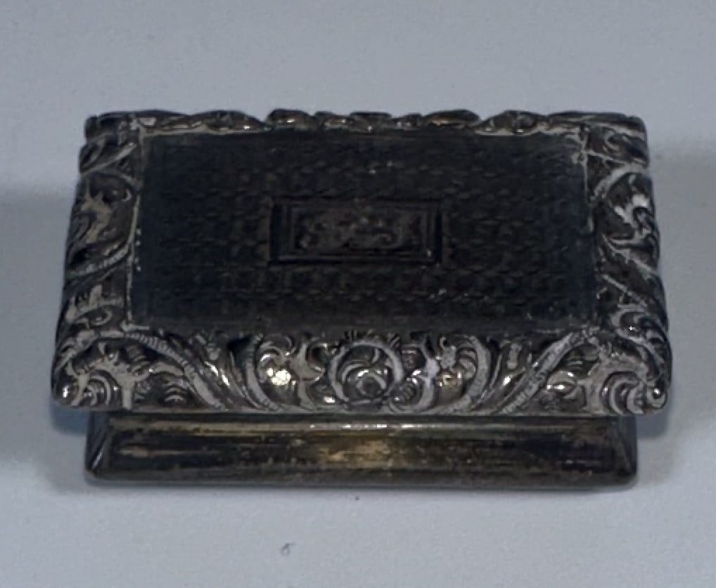 RR Enlish Sterling Silver Snuff Box by James Wintle ca 1810 (1 of 7)