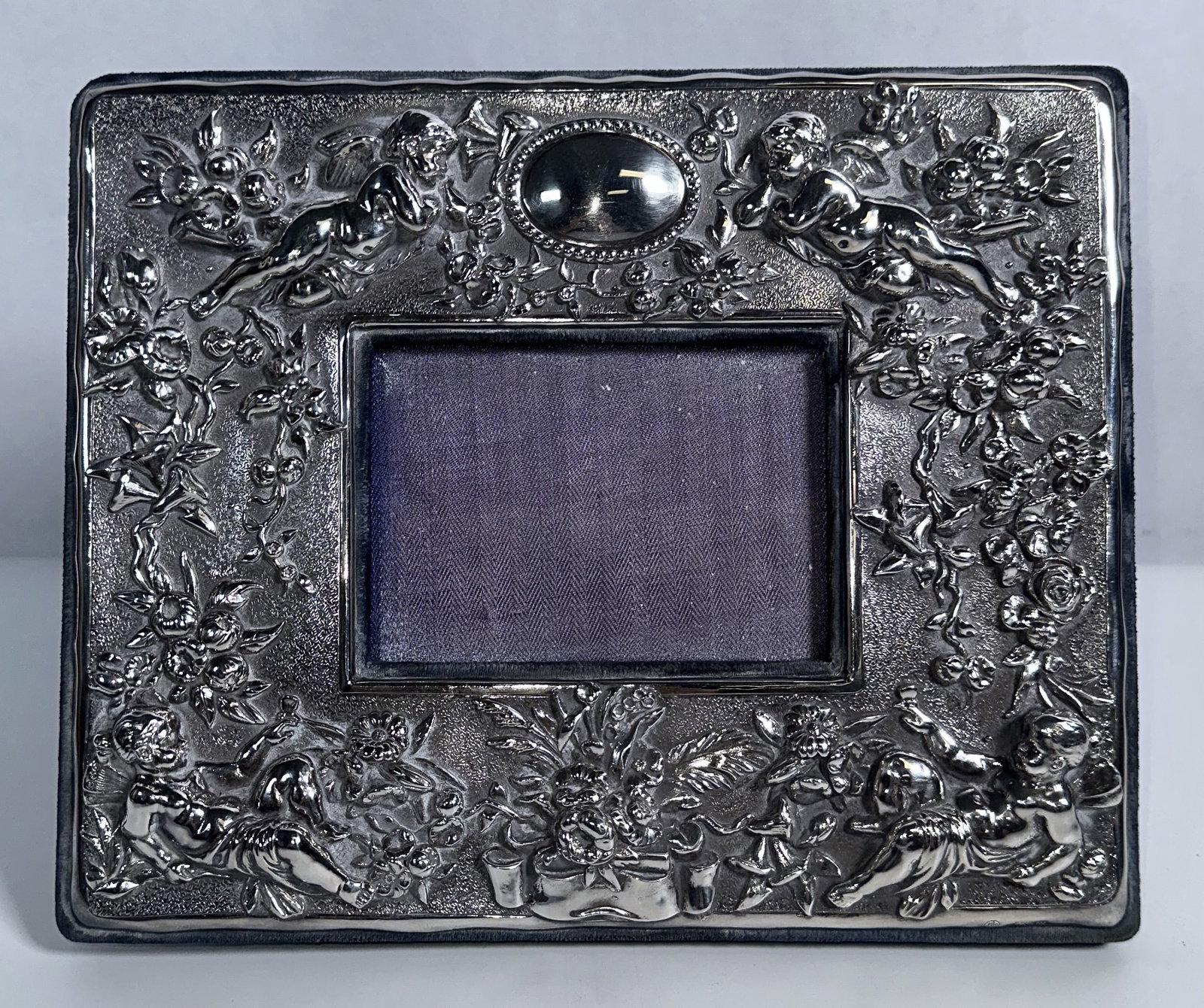 RR Sterling Silver Repousse Table Top Frame (1 of 7)