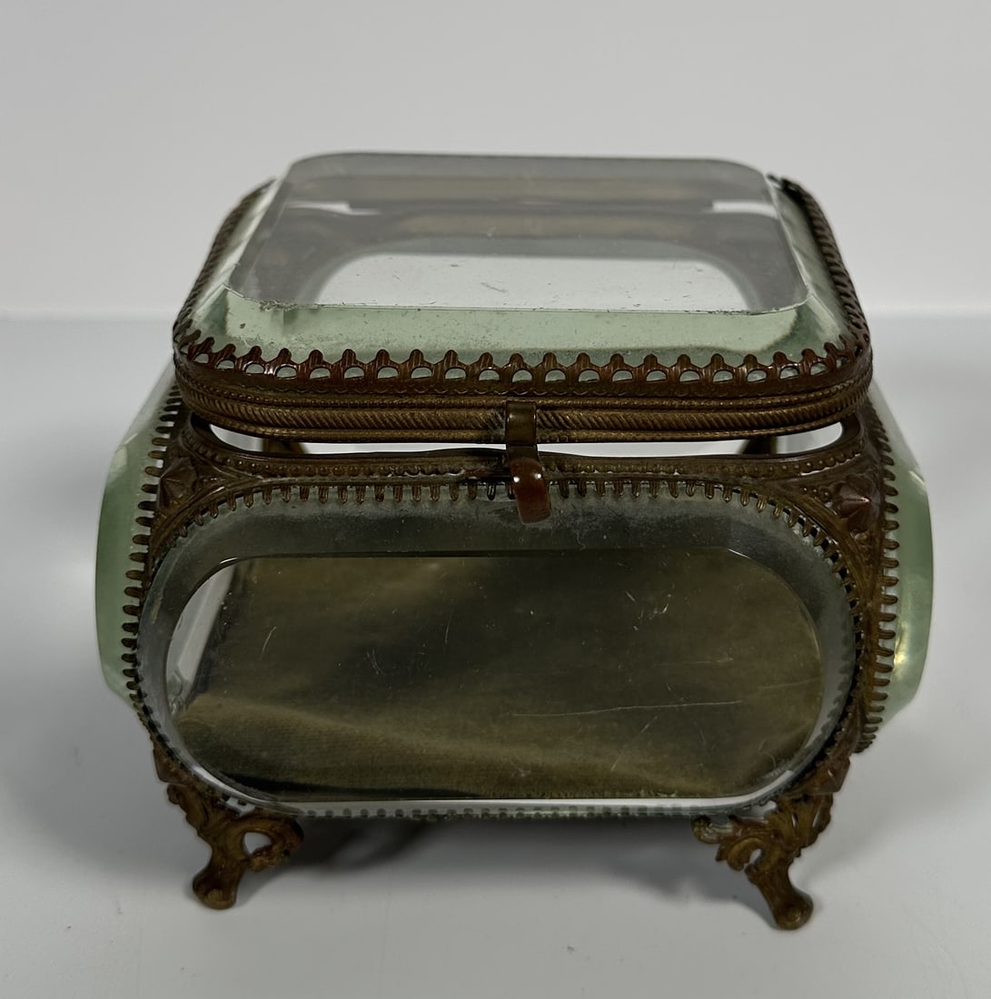 RR - Jewelry Casket - Gilt Metal, Rounded Beveled Glass Square Box: Jewelry Casket - Gilt Metal, Rounded Beveled Glass Square Box Classic French gold tone frame jewelry casket with beveled glass panels with rounded corners on a square box. For this lot shipping can be