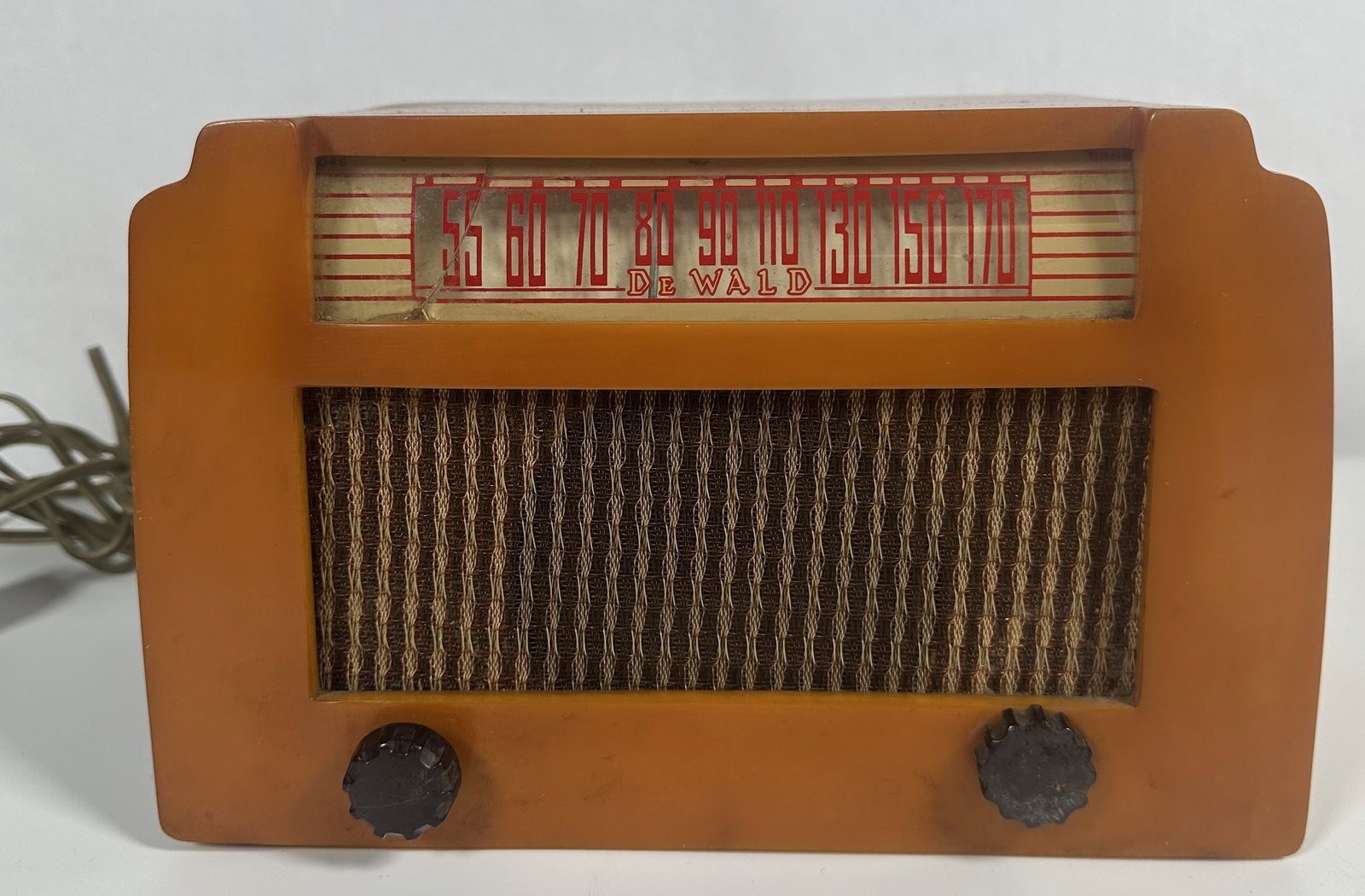 DeWald Butterscotch Model A-502 Catalin Radio (1 of 8)