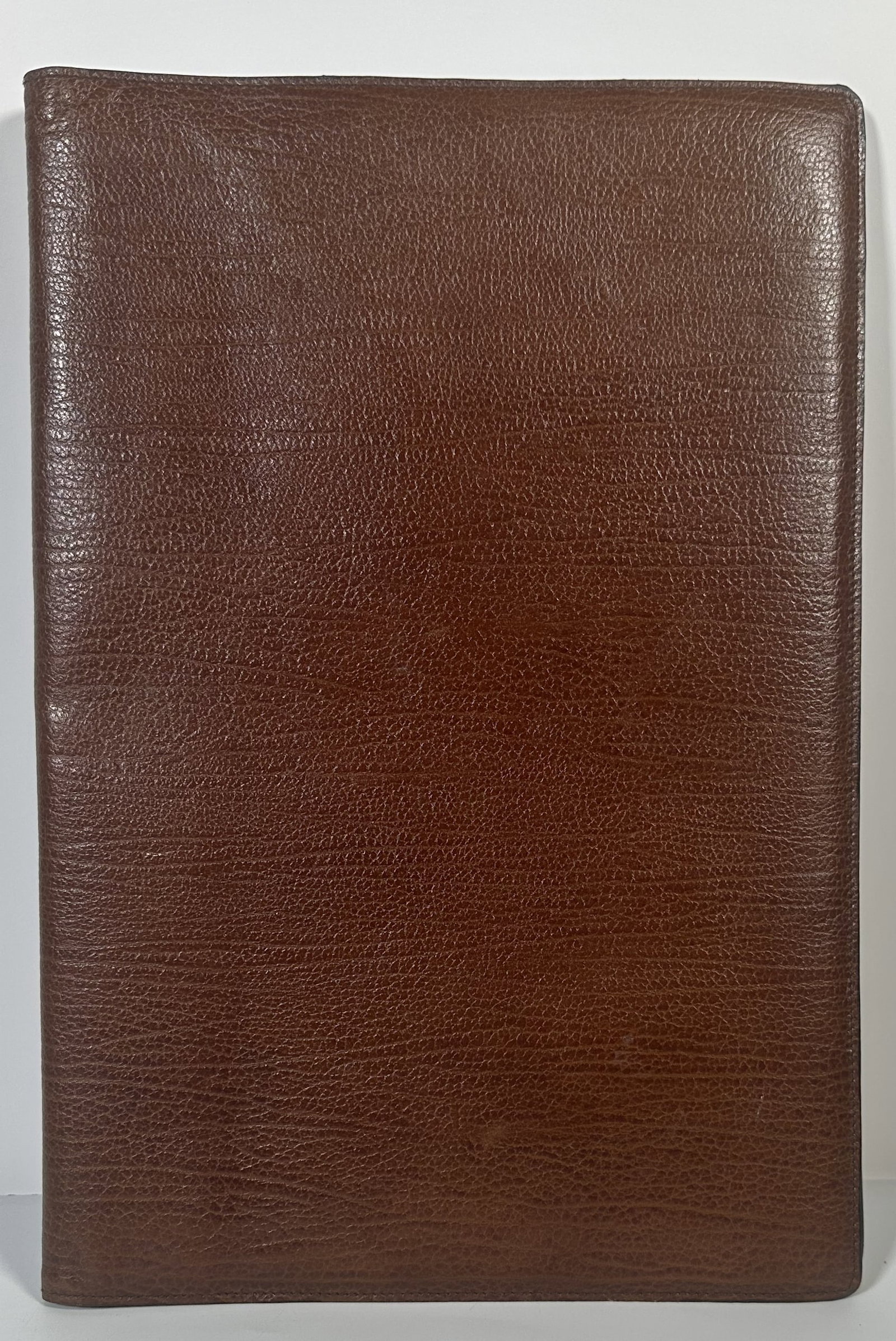 New Unused Bally Leather Portfolio: New Unused Bally Leather Portfolio New and unused, this is a vintage Bally Italian leather portfolio that is in new unused condition. Still has the original tags. For this lot shipping can be done one