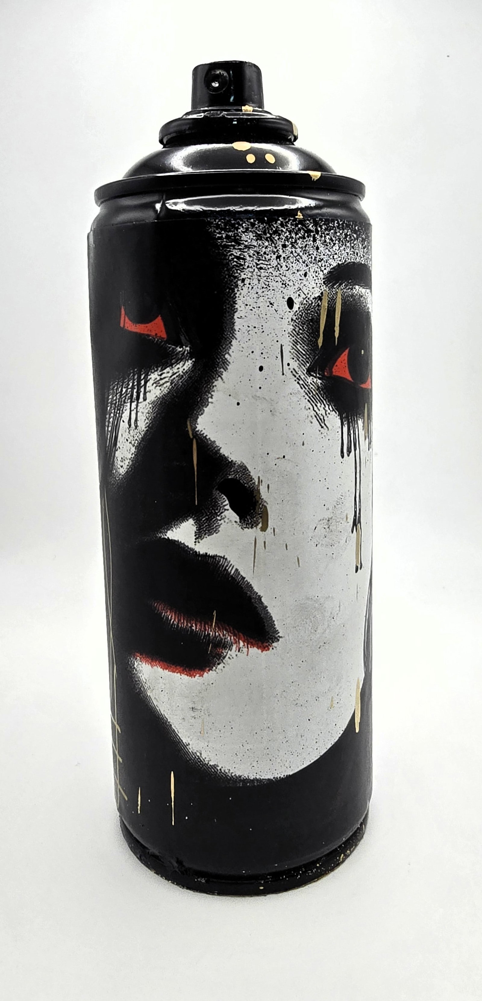 Crimson Stare (TZ-72) – 7"x2.6" – TedyZet – Original painting on Spray Paint Can: Empty Spray Can ArtworkApprox. 7 x 2.6 inches (approx. 18 x 6.5 cm)Mixed media: spray paints, marker, ink on recycled spray paint canSigned by the artist on the front and bottomYear: 2025Comes with Ce