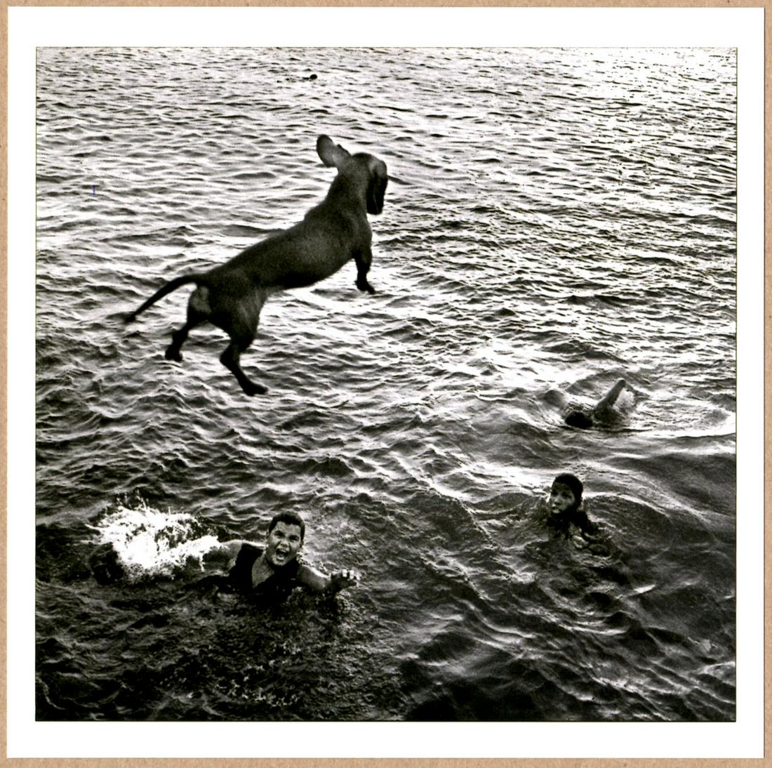 SIGNED - RAUL CANIBANO - MALECON, HABANA (HAVANA), CUBA, 2013 - LTD 6" x 6" MAGNUM ARCHIVAL PRINT .: Description: 6"x 6" limited edition Fuji Crystal Archival Matte paper print. Image size is 5.5" on the longest side and the paper size is 6" x 6". The Print is SIGNED by Raul Canibano on the verso.Con