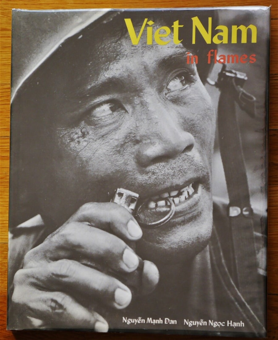 Nguyen Mahn Dan; Nguyen Ngoc Hanh; Viet Nam in Flames (Vietnam in Flames) [1969 1ST EDITION WITH (1 of 1)