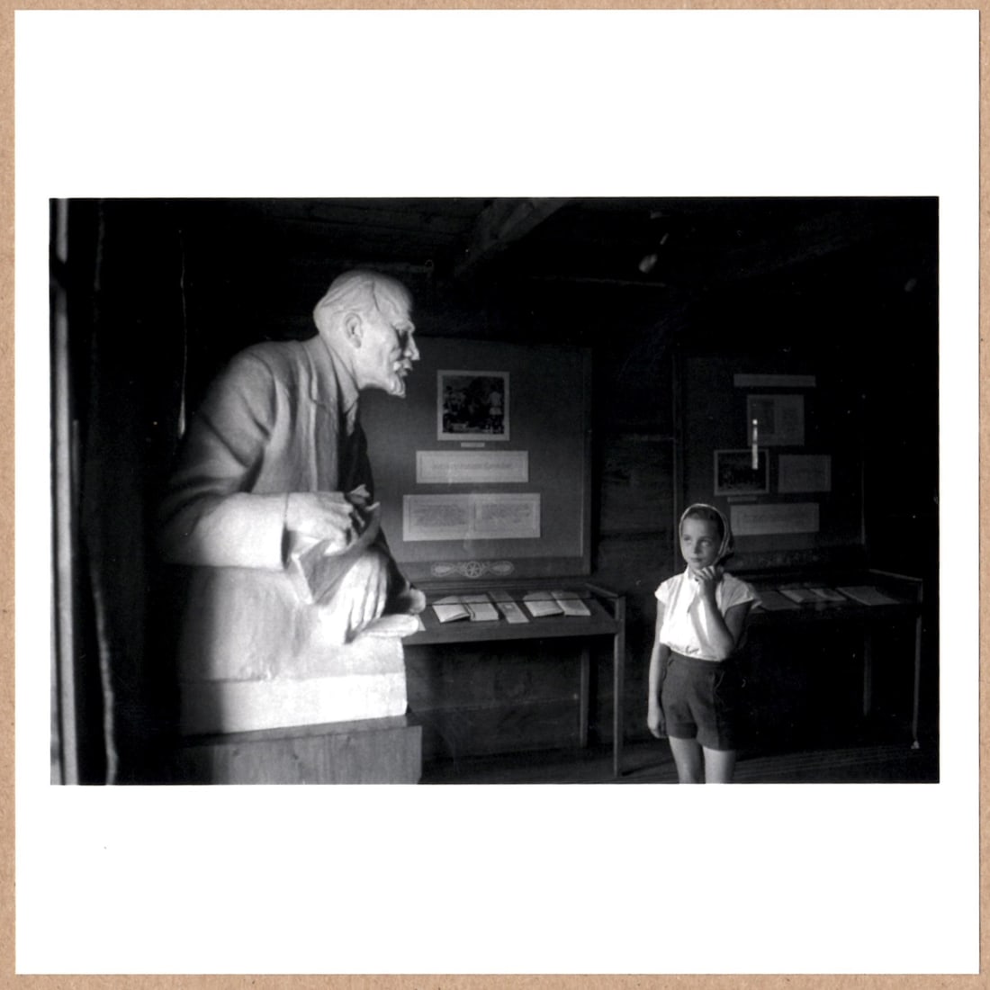 ESTATE STAMPED - ERICH LESSING - SCHOOLGIRL LOOKING AT LENIN, PORONIN, POLAND, 1956  6"x 6" MAGNUM (1 of 2)
