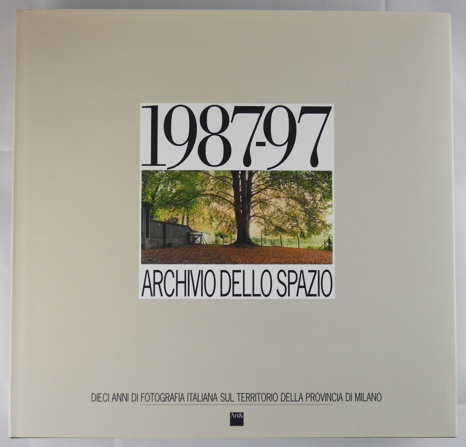 Ghirri, Luigi; Gabriele Basilico; Guido Guidi; et al.; Archivio dello spazio 1987-97: Dieci anni: Arti Grafiche Friulane, 1998. Hardcover in pictorial dust jacket. First Edition, First Printing. 546 pages with over 500 photographic images throughout in black and white and color. A kaleidescopic an