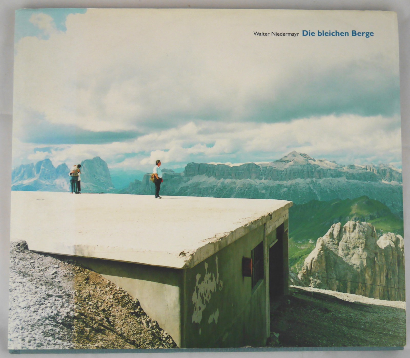 Niedermayr, Walter; Die Bleichen Berge / I Monti Palladi / The Pale Mountains 1993 1ST ED 1ST PRINT: AR/GE KUNST Galerie Museum Publisher: Edition Raetia, Bolzano 1993. Hardcover in pictorial dust jacket. First Edition, First Printing. 76 pages with 27 photographic images throughout. Walter Niedermay