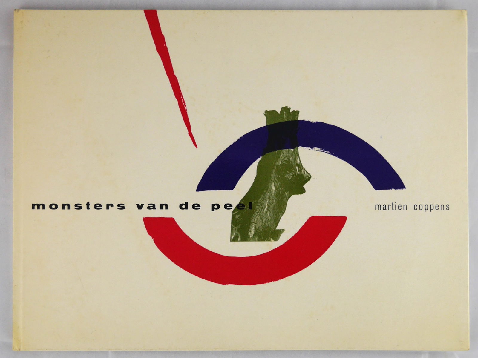 Coppens, Martien; Monsters van de Peel [RARE 1958 1ST EDITION -- NEAR FINE COPY]: Eindhoven, Lecturis, 1958. Hardcover without dustjacket (as issued). First Edition. 36 pages with 13 black and white photos and 5 colour-tinted monochrome photographs. Cited in Parr and Badger, The Ph