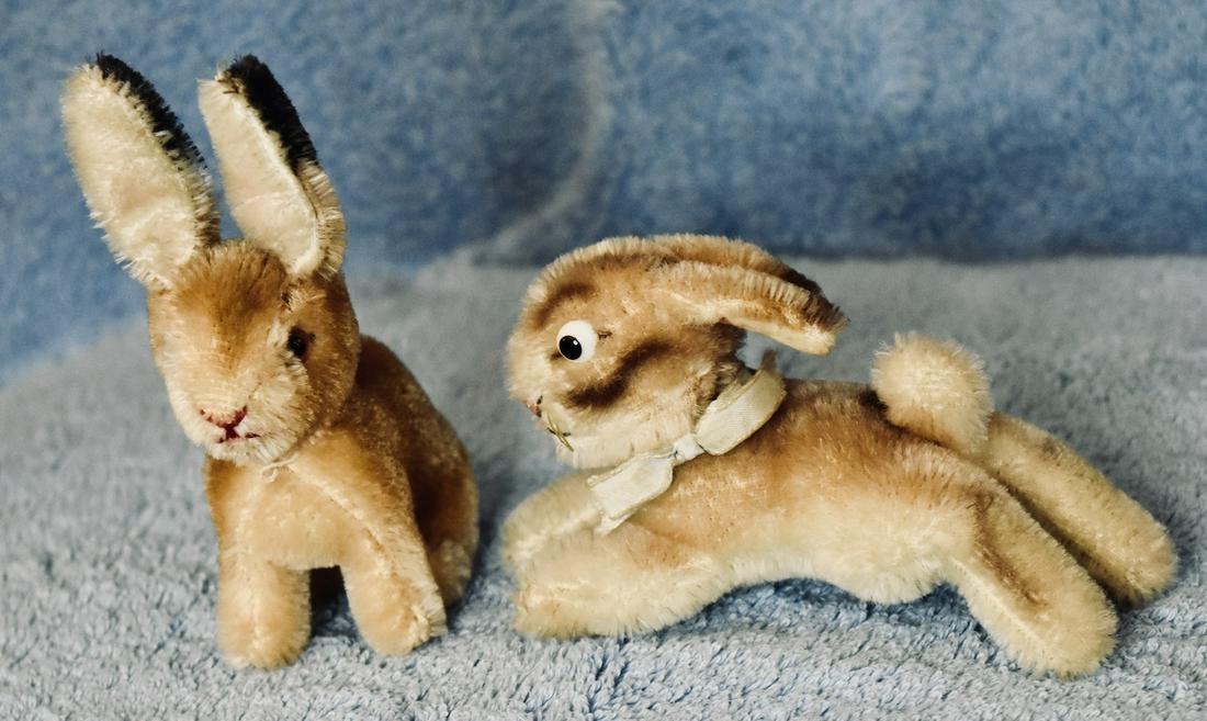 2 Steiff Bunnies 4.5” (1 of 2)