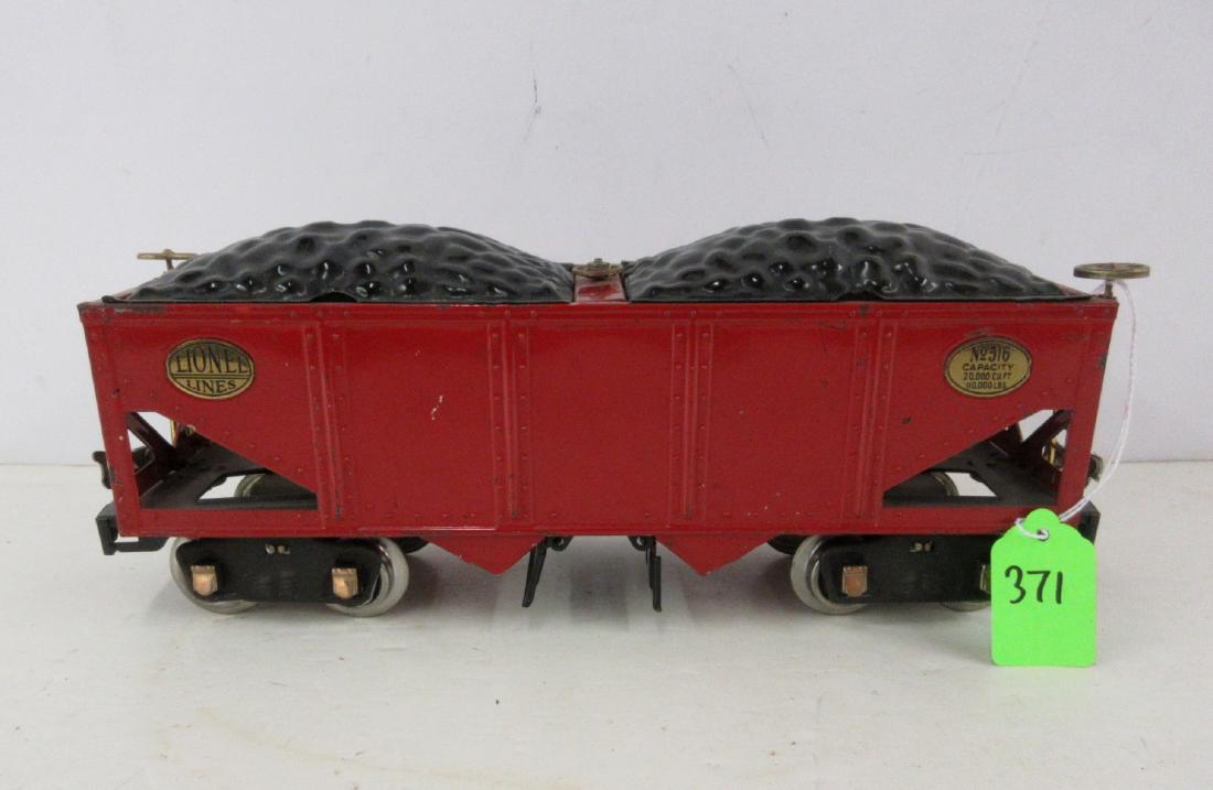 LIONEL 516 RED HOPPER CAR: LIONEL 516 RED HOPPER CAR