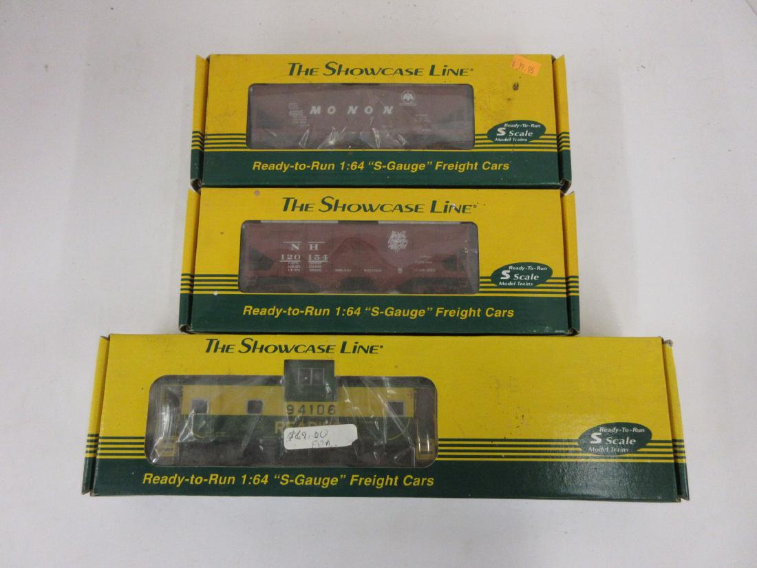 S-HELPER 2 HOPPERS 1 CABOOSE, MONON,NH, READING EV (1 of 2)