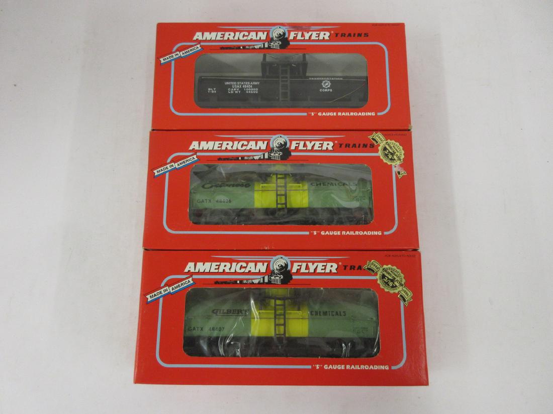 AMERICAN FLYER S GAUGE TANKS GILBERT, CELANESE, ARMY (1 of 2)