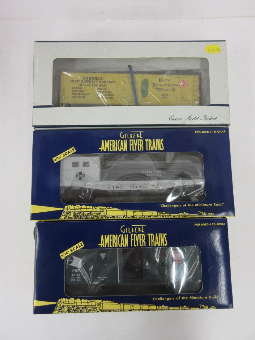 AMERICAN FLYER PRR BOX, SFE BOOM CAR CROWN URT REEFER (1 of 2)