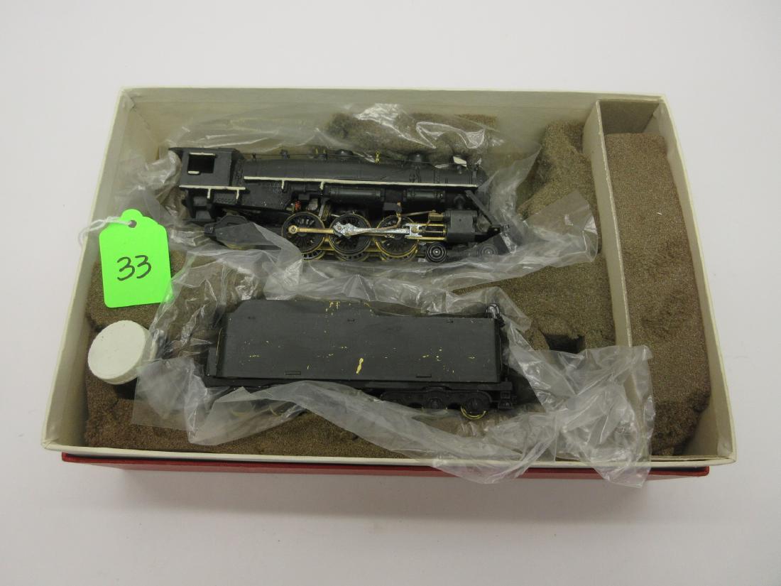 VARNEY HO SCALE 4-6-2 STEAM LOCO BUILT UP FROM KIT: VARNEY HO SCALE 4-6-2 STEAM LOCO BUILT UP FROM KIT HAS SOME PAINT CHIPS MISSING ORNAMENTAL BELL