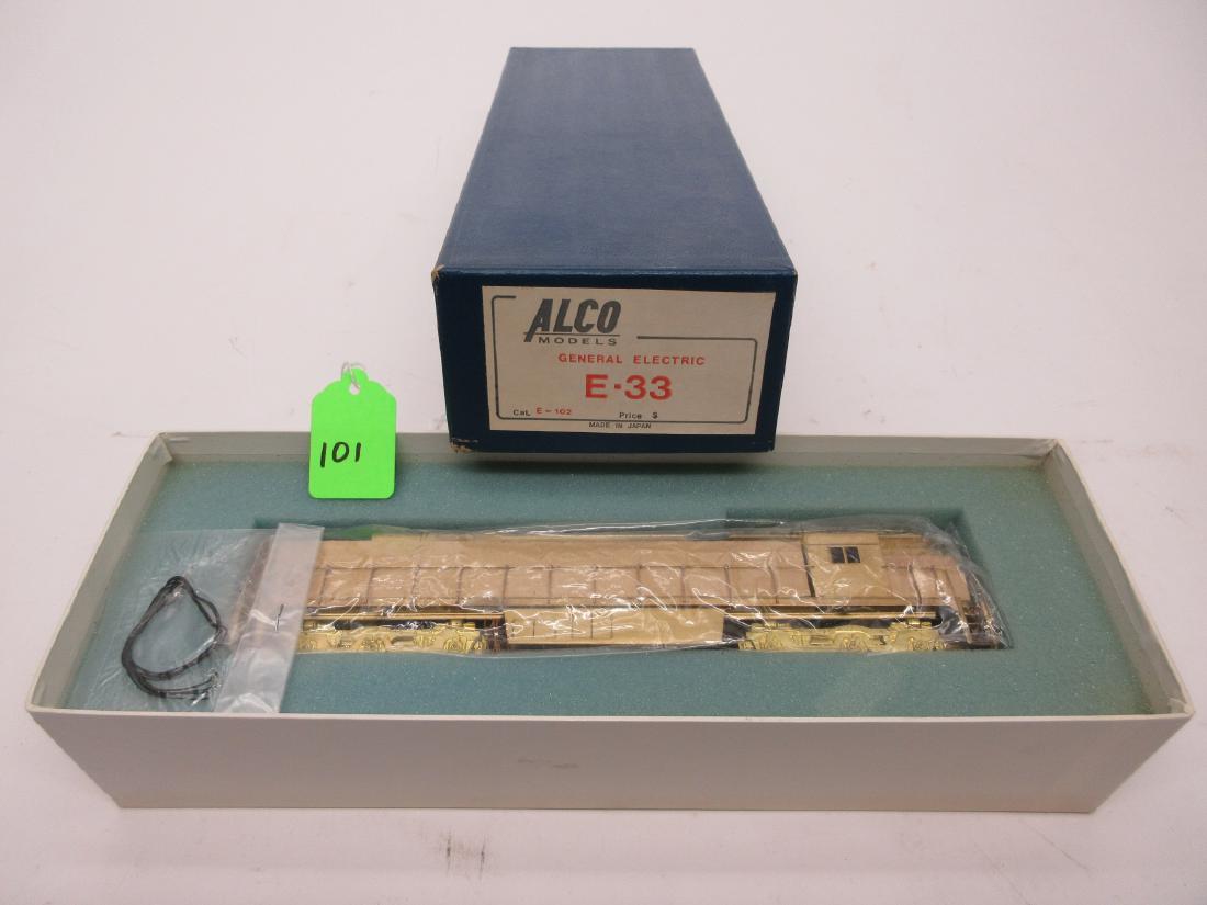 ALCO BRASS HO SCALE GENERAL ELECTRIC E-33 CAT.E-102 OB: ALCO BRASS HO SCALE GENERAL ELECTRIC E-33 CAT.E-102 OB MINT IN BOX