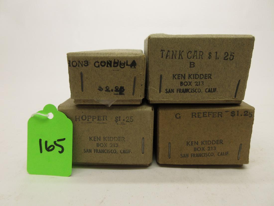 KEN KIDDER BRASS 4 PC FREIGHT CAR LOT OB: KEN KIDDER BRASS 4 PC FREIGHT CAR LOT OB LOT CONSISTS OF GONDOLA, REEFER, TANK CAR HOPPER ALL ARE PAINTED EXCELLENT CONDITION