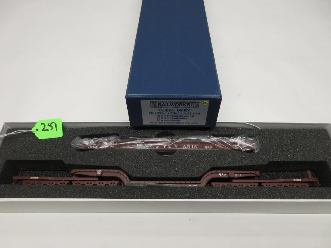 BRASS HO SCALE RAILWORKS QUEEN MARY FD-2/FW-1 4,8WHEEL: BRASS HO SCALE RAILWORKS QUEEN MARY FD-2/FW-1 4,8WHEEL TRUCKS LIKE NEW MADE BY WOOSUNG BRASS MODELS KOREA LIKE NEW IN BOX