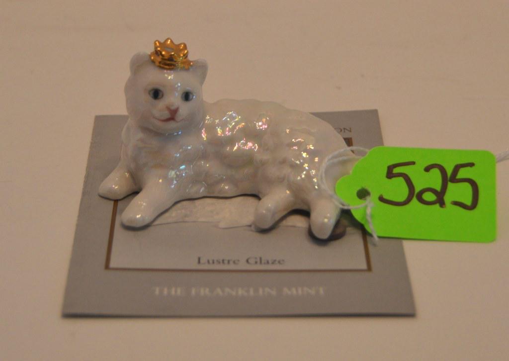FRANKLIN MINT - CURIO CABINET CAT COLLECTION (1 of 1)