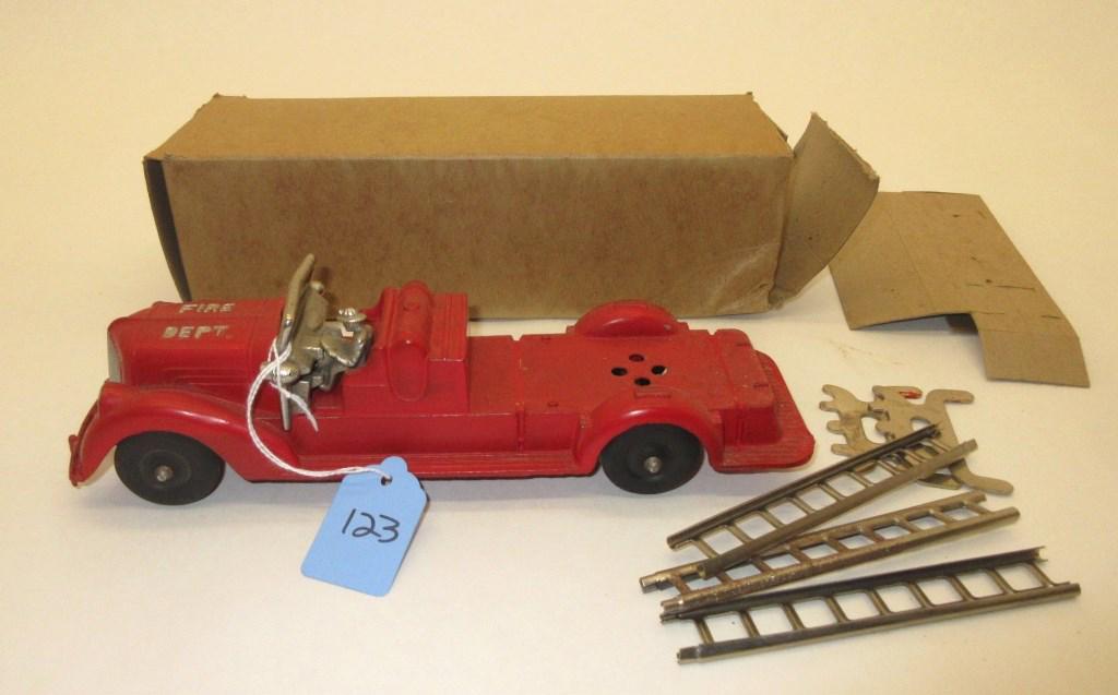 HUBLEY #473 FIRE HOOK & LADDER TRUCK OB (1 of 4)