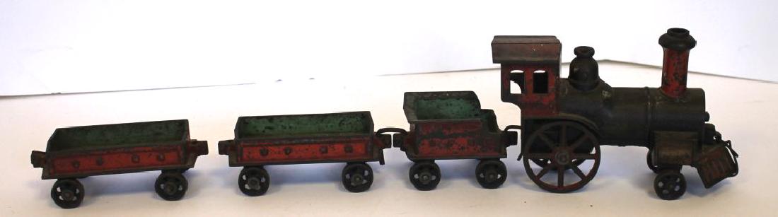 Antique Stevens Big 6 UP RR cast iron train w tender &: Antique Stevens Big 6 UP RR cast iron train w tender & two flat cars - engine car is 8" long