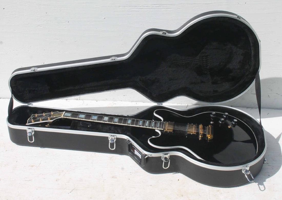 Gibson BB King Lucille Model electric guitar in case: Gibson BB King Lucille Model electric guitar in case