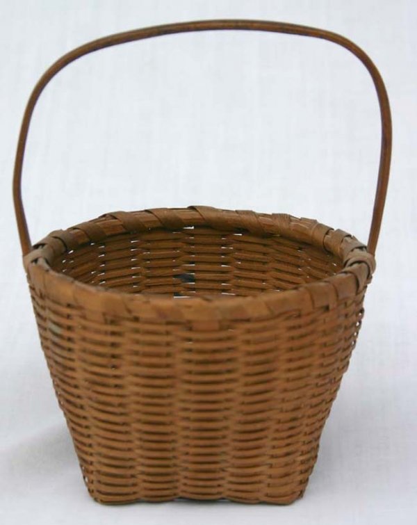 miniature Shaker splint handled basket 5 1/4" to 