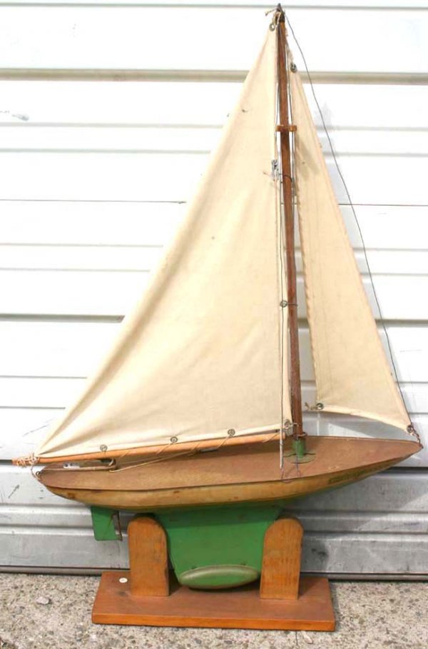 "Peggy Jane" metal sail boat with stand - "Hercu