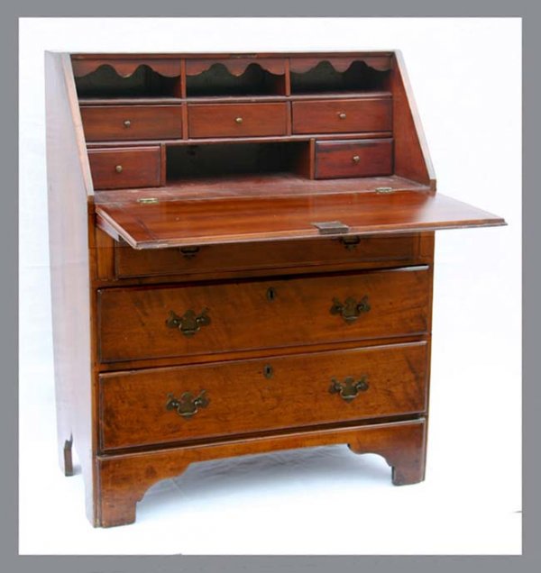 period QA ca 1750 3 drawer diminutive maple slant - 2
