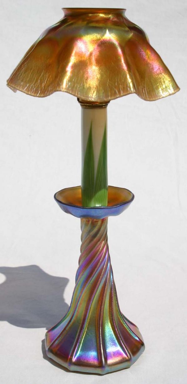 Mint cond Tiffany candle lamp w hooked green feathe