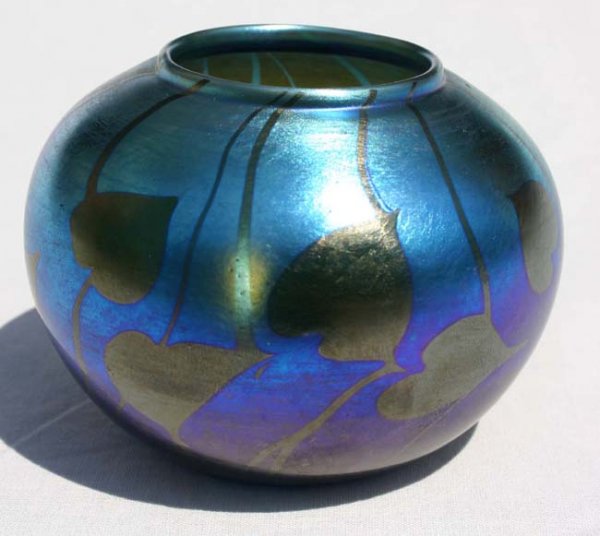 great sgnd Tiffany 2 1/2" tall x 3 1/2" wide blue i