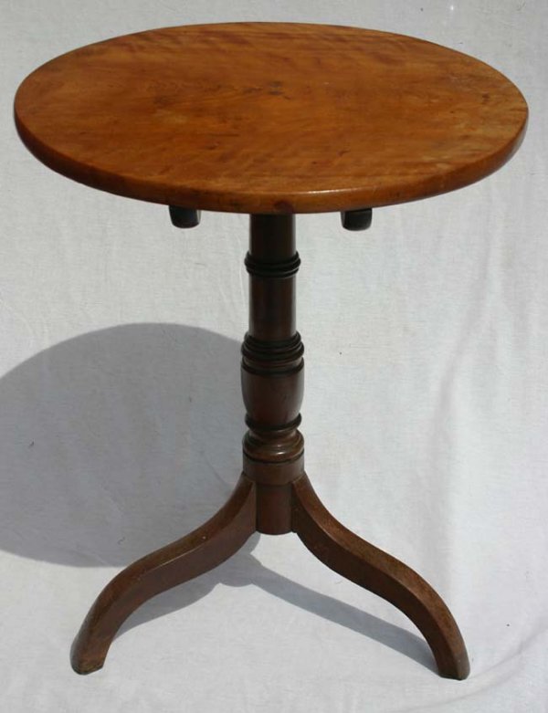 late 18th C New England maple round tilt top spider - 2
