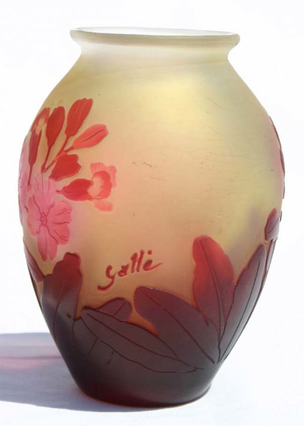 Galle French Cameo 4 3/4" vase w red primrose dec - 2