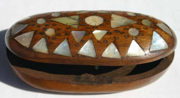 Civil War POW carved hinged box w MOP inlay - 4 1/