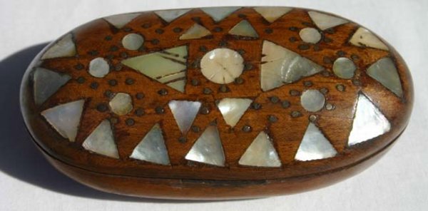 Civil War POW carved hinged box w MOP inlay - 4 1/ - 2
