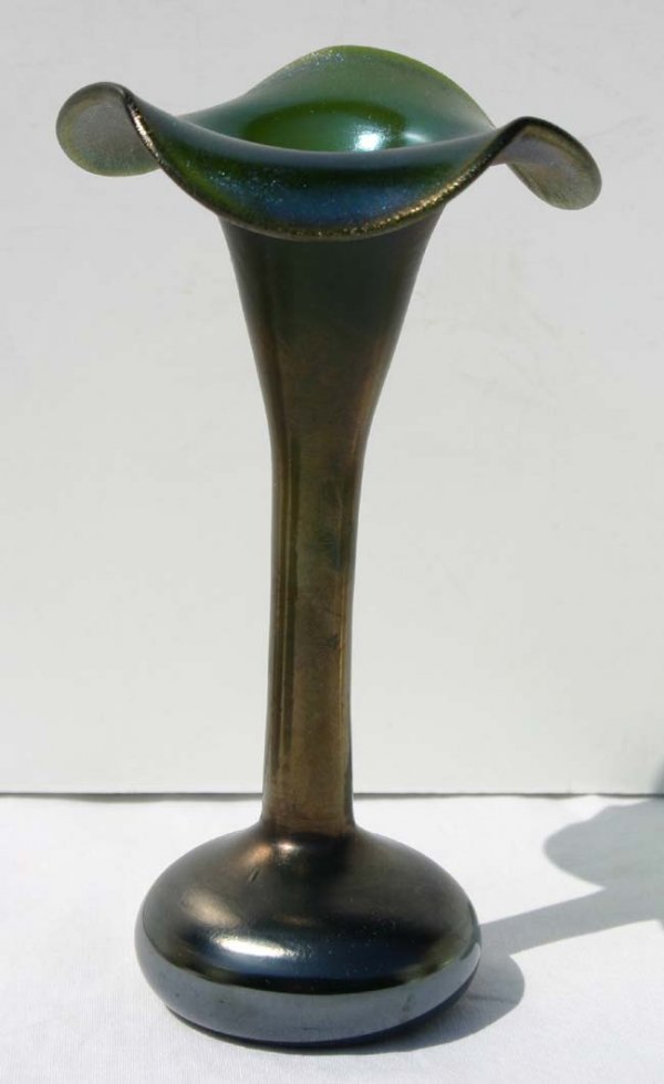 sgnd Quezal 6 1/4" green floriform vase