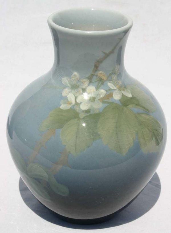 Rookwood dtd 1904 iris glaze vase w blackberry dec - 2