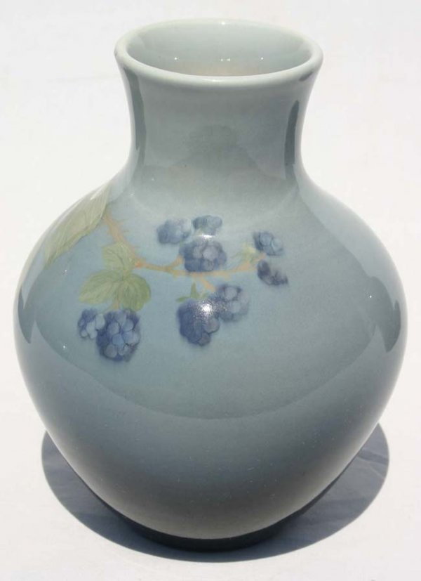 Rookwood dtd 1904 iris glaze vase w blackberry dec - 3