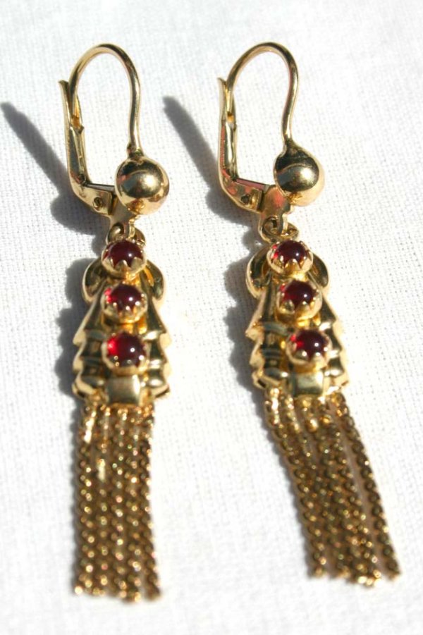 14k gold dangle earrings w red stones (2" dangles