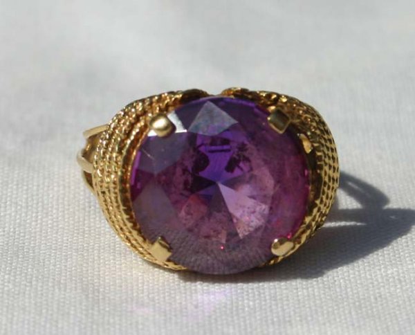 18k gold ring w jeweler's amethyst
