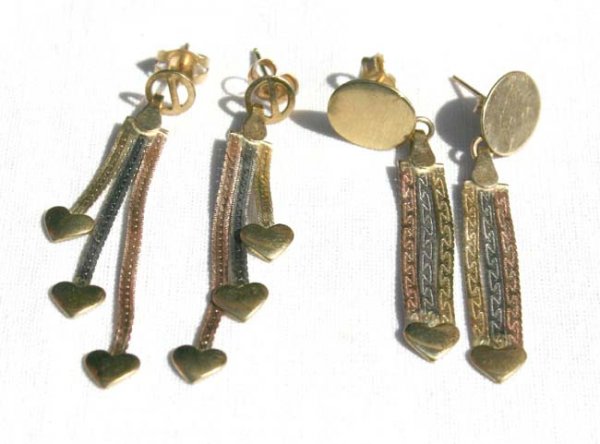 2 prs of dangle tri colored gold earrings