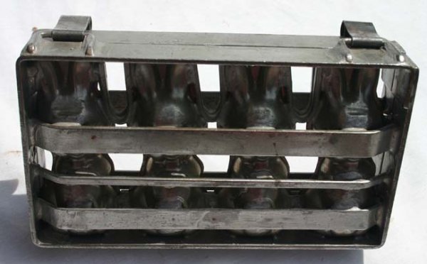 antique 4 rabbit chocolate mold - 2