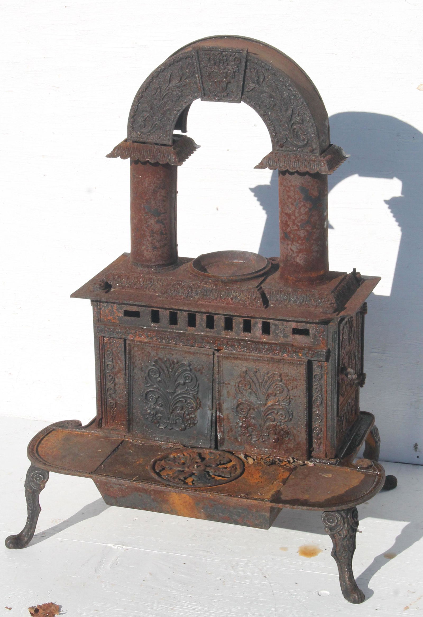 19thC cast iron and tin Franklin parlor stove - came: 19thC cast iron and tin Franklin parlor stove - came out of a museum in Morristown, NJ - wonderful complete example - approx 36" tall